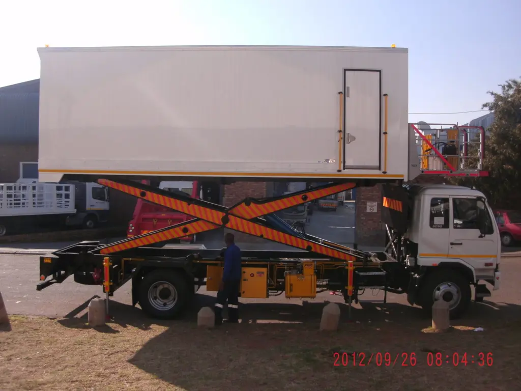 Aircraft Cabin Loaders built by M&P Bodies, Alberton